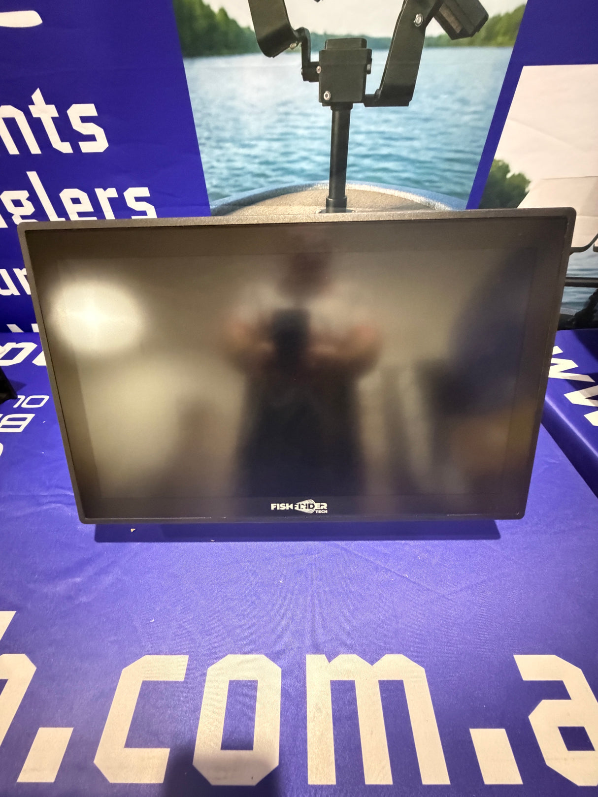 Fishfinder tech smart screen 18.5 inch