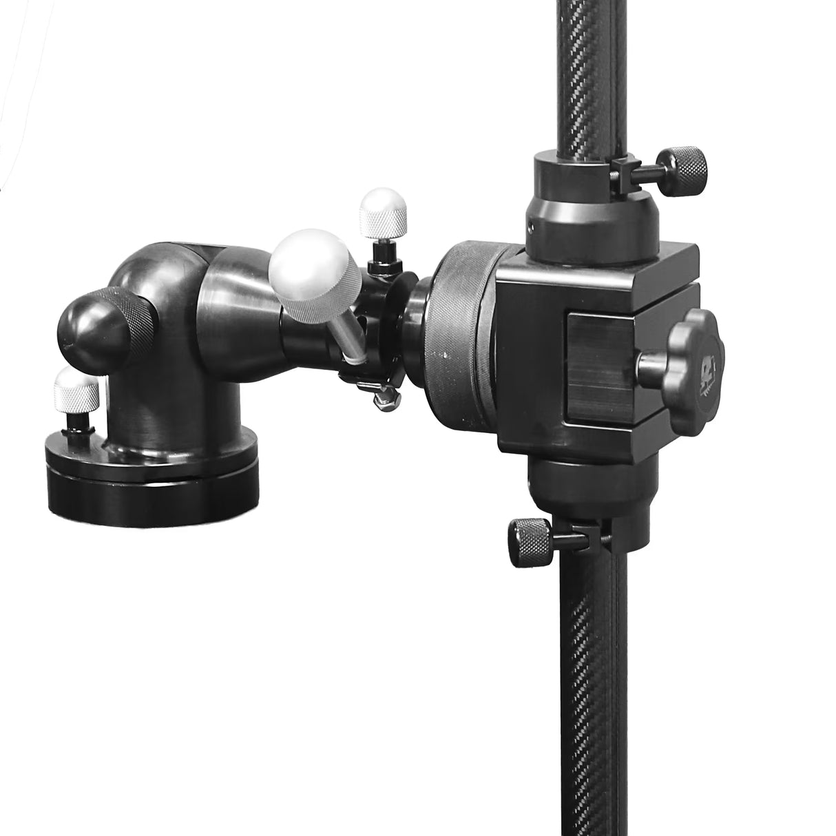 Patented silent ball joint on Dead Hold 360 Carbon Transducer Pole for smooth adjustment